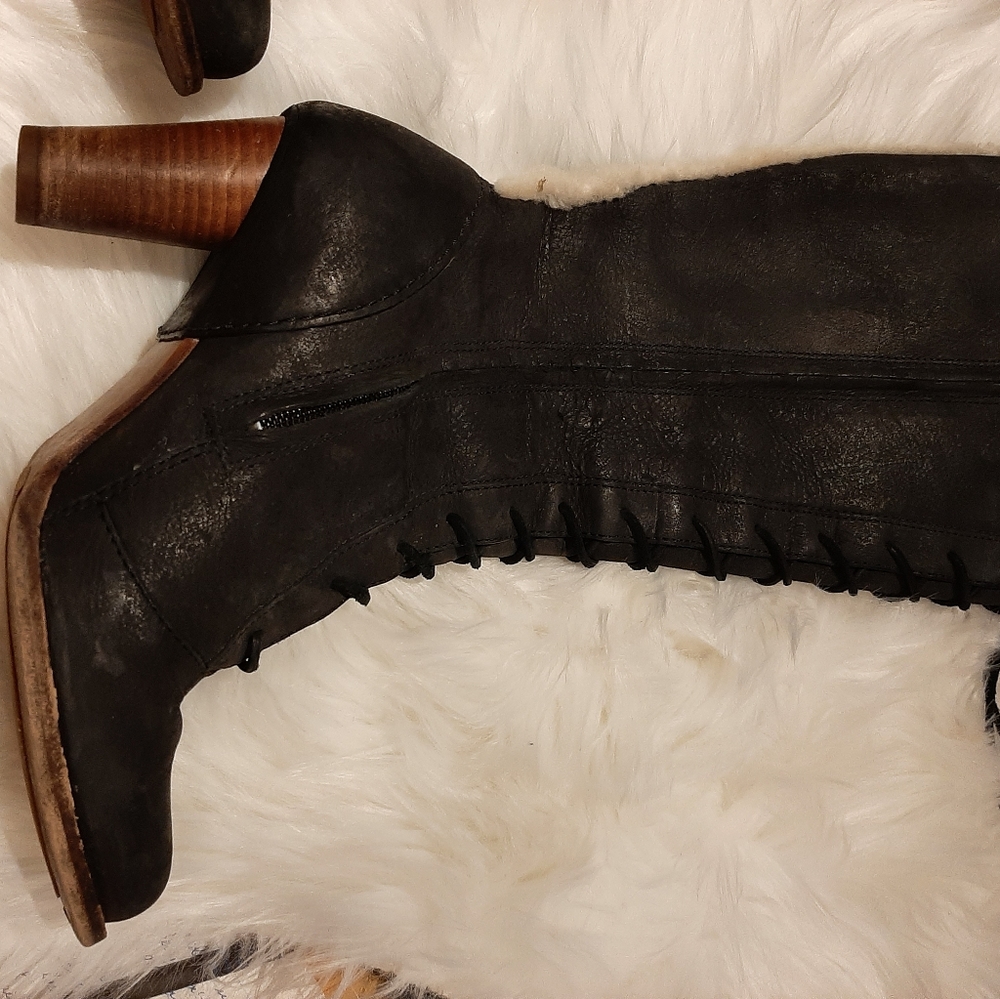Tall Ugg heeled boots - Picture 3 of 6